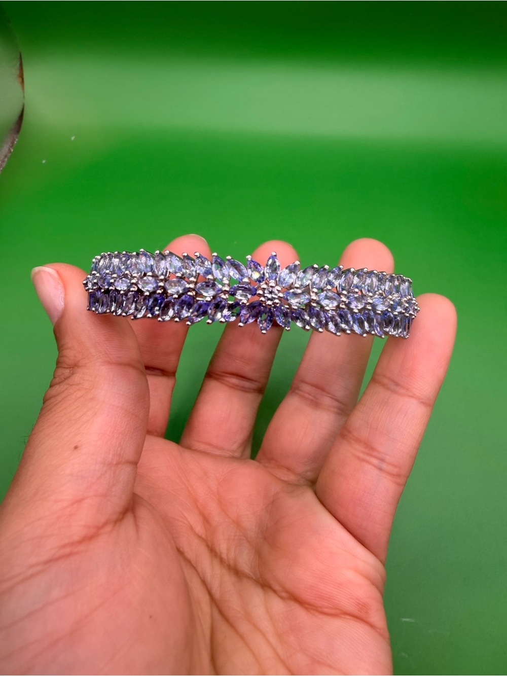 925 Sterling Silver Tanzanite Bangle 7.5โ.